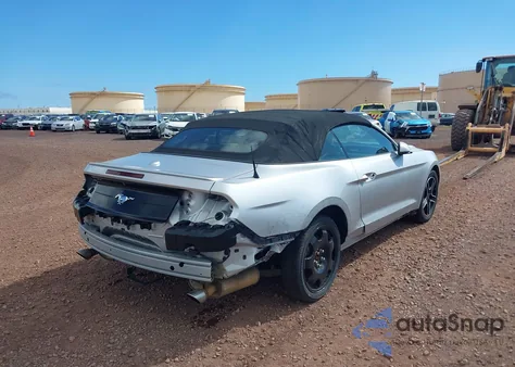 2019 Ford Mustang Ecoboost Premium z USA, uszkodzony, nr VIN 1FATP8UH0K5158681